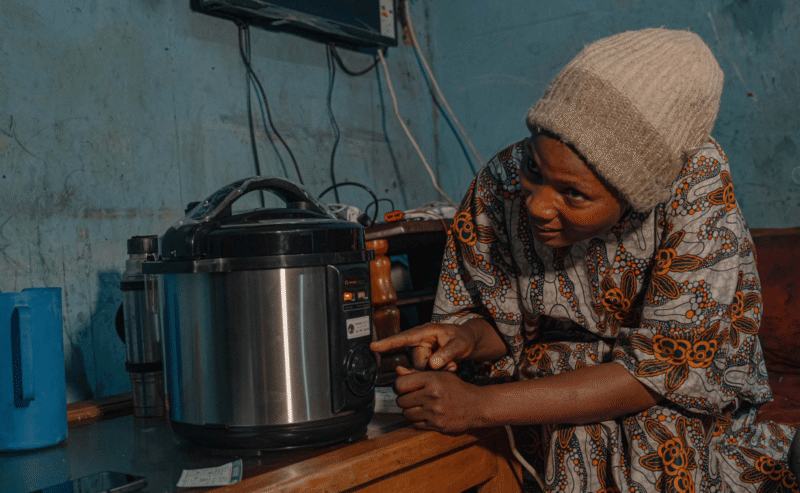 Virunga Energies introduit les autocuiseurs pour une cuisine plus écologique