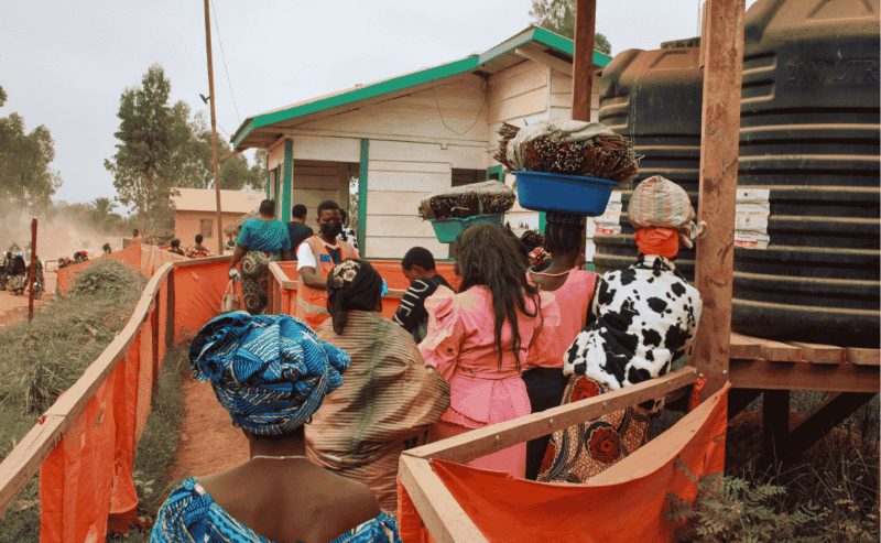 Le Parc National des Virunga franchit le cap d’un million de voyageurs contrôlés pour détecter les symptômes d’Ebola, alors que l’épidémie continue de se propager
